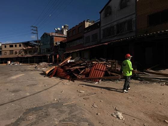 Debris removal after earthquake in Caracas CARACAS, VENEZUELA - JULY 01: A view of the area as rescue workers and civilian volunteers remove debris from the ruins of bakeries and tourist shops that collapsed following the powerful earthquake that struck the region in Caracas, Venezuela, on July 01, 2026. Cleanup efforts are focused on restoring the affected commercial areas. Julio Urribarri Anadolu Caracas Venezuela. Editorial use only. Please get in touch for any other usage.  Copyright: x2026xAnadoluxJulioxUrribarrix