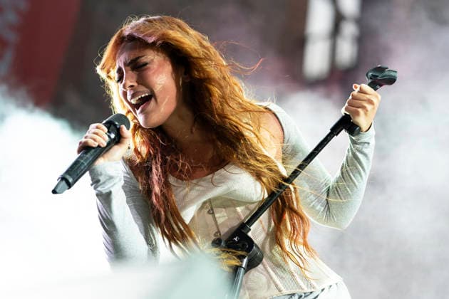 July 1, 2026, Madrid, Madrid, Spain: Singer Violeta Hodar seen performing during the MADO 2026 Festival in the Plaza de las Reinas Madrid Spain - ZUMAs197 20260701_aaa_s197_219 Copyright: xAtilanoxGarciax