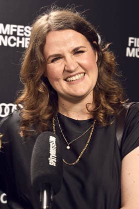 Isabel Schneider bei der Premiere des Dokumentarfilsm Was haben wir gelacht auf dem 43. Filmfest München 2026 im Gloria Filmpalast. München, 01.07.2026 *** Isabel Schneider at the premiere of the documentary film *Was haben wir gelacht* at the 43rd Munich Film Festival 2026 at the Gloria Filmpalast in Munich, July 1, 2026 Foto:xB.xGillmannx xFuturexImagex gelacht_6705