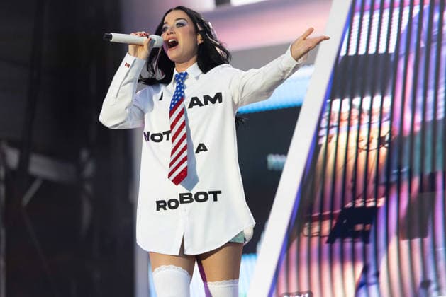 Katy Perry performs during the Blenheim Palace Festival at Blenheim Palace in Woodstock Katy Perry performs during the Blenheim Palace Festival at Blenheim Palace in Woodstock, England, on 01 July 2026, Credit:Rox Cooper Lee Roxy Lee Avalon  Copyright: xRoxxCooperxLeex xRoxyxLeex xAvalonx 1113879140