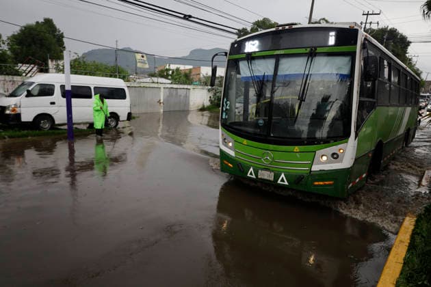 Flooding Reported In Mexico City The Mexico City Water Management Secretariat activates a yellow alert for rain and flooding in several areas of the capital, including the boroughs of Tlahuac, Milpa Alta, Tlalpan, Xochimilco, La Magdalena Contreras, Alvaro Obregon, Cuajimalpa, Miguel Hidalgo, Cuauhtemoc, Gustavo A. Madero, and Azcapotzalco, on July 1, 2026. Mexico City Mexico City Mexico  Copyright: xGerardoxVieyrax originalFilename: vieyra-notitle260701_npxp3.jpg