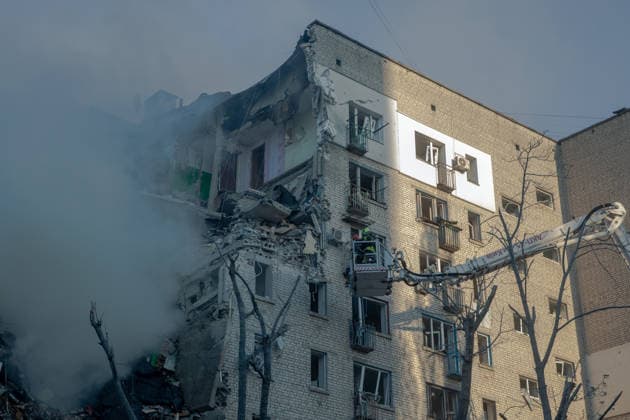 Rescuers battle flames and search for survivors in the ruins of a partially collapsed nine-story residential building in Kyiv s following a large-scale Russian overnight drone and missile attack, damaging residential buildings across multiple districts. - 02 07 2026 - Ukraine Kyiv Oblast Kyiv () -  LouisxLemaire-Sicrex xLexPictorium LePictorium_0337630