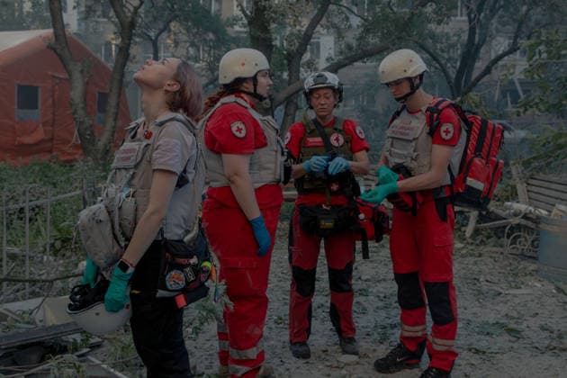 Rescuers battle flames and search for survivors in the ruins of a partially collapsed nine-story residential building in Kyiv s following a large-scale Russian overnight drone and missile attack, damaging residential buildings across multiple districts. - 02 07 2026 - Ukraine Kyiv Oblast Kyiv () -  LouisxLemaire-Sicrex xLexPictorium LePictorium_0337641