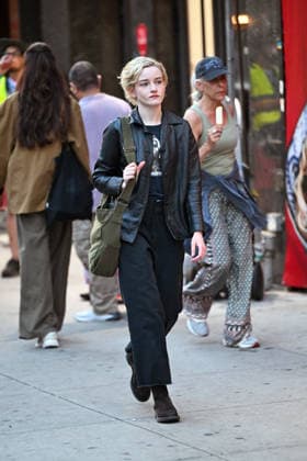 Julia Garner seen filming High Stakes in New York City Featuring: Julia Garner Where: New York City, New York, United States When: 01 Jul 2026 Credit: Elder Ordonez INSTARimages EDITORIAL USE ONLY. NOT FOR USE BY NEWSPAPERS BASED IN THE UK. Copyright: xx instar55823181