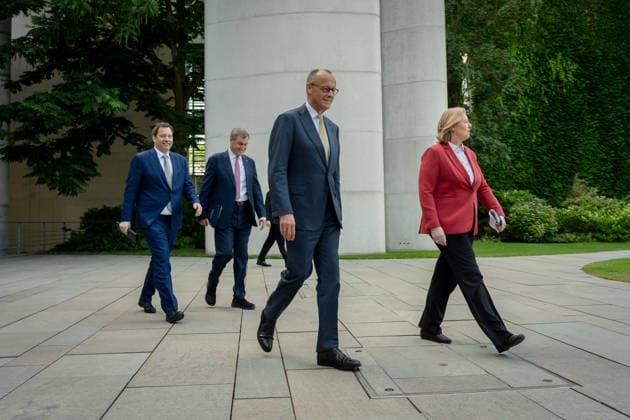 Pressestatement, Bundeskanzleramt, Koalitionsausschuss Presseunterrichtung zu den Beratungen des Koalitionsausschusses, Berlin, Bundeskanzler, Friedrich Merz, Lars Klingbeil, Bundesfinanzminister, Vizekanzler, Bärbel Bas, Markus Söder, CDU, CSU, SPD, Parteivorsitzende Berlin Berlin GER *** Press Statement, Office of the Federal Chancellor, Coalition Committee Press Briefing on the Coalition Committee s Deliberations, Berlin, Federal Chancellor, Friedrich Merz, Lars Klingbeil, Federal Minister of Finance, Vice Chancellor, Bärbel Bas, Markus Söder, CDU, CSU, SPD, Party Leaders Berlin Berlin GER