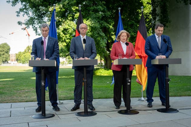 Pressestatement, Bundeskanzleramt, Koalitionsausschuss Presseunterrichtung zu den Beratungen des Koalitionsausschusses, Berlin, Bundeskanzler, Friedrich Merz, Lars Klingbeil, Bundesfinanzminister, Vizekanzler, Bärbel Bas, Markus Söder, CDU, CSU, SPD, Parteivorsitzende Berlin Berlin GER *** Press Statement, Office of the Federal Chancellor, Coalition Committee Press Briefing on the Coalition Committee s Deliberations, Berlin, Federal Chancellor, Friedrich Merz, Lars Klingbeil, Federal Minister of Finance, Vice Chancellor, Bärbel Bas, Markus Söder, CDU, CSU, SPD, Party Leaders Berlin Berlin GER