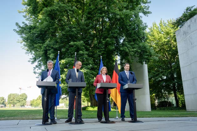 Pressestatement, Bundeskanzleramt, Koalitionsausschuss Presseunterrichtung zu den Beratungen des Koalitionsausschusses, Berlin, Bundeskanzler, Friedrich Merz, Lars Klingbeil, Bundesfinanzminister, Vizekanzler, Bärbel Bas, Markus Söder, CDU, CSU, SPD, Parteivorsitzende Berlin Berlin GER *** Press Statement, Office of the Federal Chancellor, Coalition Committee Press Briefing on the Coalition Committee s Deliberations, Berlin, Federal Chancellor, Friedrich Merz, Lars Klingbeil, Federal Minister of Finance, Vice Chancellor, Bärbel Bas, Markus Söder, CDU, CSU, SPD, Party Leaders Berlin Berlin GER