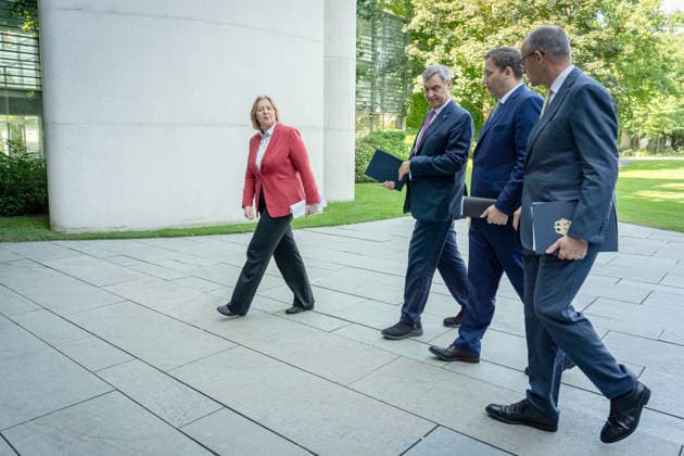 Pressestatement, Bundeskanzleramt, Koalitionsausschuss Presseunterrichtung zu den Beratungen des Koalitionsausschusses, Berlin, Bundeskanzler, Friedrich Merz, Lars Klingbeil, Bundesfinanzminister, Vizekanzler, Bärbel Bas, Markus Söder, CDU, CSU, SPD, Parteivorsitzende Berlin Berlin GER *** Press Statement, Office of the Federal Chancellor, Coalition Committee Press Briefing on the Coalition Committee s Deliberations, Berlin, Federal Chancellor, Friedrich Merz, Lars Klingbeil, Federal Minister of Finance, Vice Chancellor, Bärbel Bas, Markus Söder, CDU, CSU, SPD, Party Leaders Berlin Berlin GER