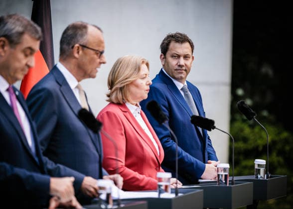 Lars Klingbeil, Bundesminister der Finanzen, waehrend einer PK im Bundeskanzleramt. Berlin, 02.07.2026. Fotografiert im Auftrag des Bundesfinanzministeriums. Berlin Deutschland *** Lars Klingbeil, Federal Minister of Finance, during a press conference at the Federal Chancellery in Berlin, July 2, 2026. Photographed on behalf of the Federal Ministry of Finance, Berlin, Germany Copyright: xReinaldoxCoddoux