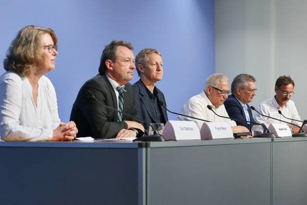 Berlin, Deutschland, 02.07.2026: Haus der Bundespressekonferenz: PK: IKK gesund plus und die IKK Brandenburg und Berlin zur Fusion und den Strukturfragen der GKV von morgen - Steht die GKV vor einer neuen Konsolidierungsphase? : L-R: Grit Matthes, Pressesprecherin IKK, Frank Meier, Vorstandsvorsitzender IKK BB, Anselm Lotz, Hans-Jürgen Müller, Vorsitzender des Verwaltungsrats der IKK gesund plus, Uwe Deh, Vorstandsvorsitzender IKK gesund plus und Gunnar Mollenhauer *** Berlin, Germany, July 2, 2026, Federal Press Conference Center: IKK gesund plus and IKK Brandenburg and Berlin hold a press conference on the merger and structural issues facing the statutory health insurance system (GKV) of the future. Is the GKV facing a new phase of conso Copyright: xdtsxNachrichtenagenturx dts_126035