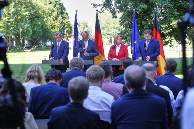 Berlin, Deutschland, 02.07.2026: Bundeskanzleramt: Pressekonferenz nach Koalitionsausschuss: L-R: Bayerns Ministerpräsident Markus Söder (CSU), Bundeskanzler Friedrich Merz (CDU), Bundesministerin für Arbeit und Soziales Bärbel Bas (SPD), Bundesminister der Finanzen Lars Klingbeil (SPD) *** Berlin, Germany, July 2, 2026, Federal Chancellery: Press Conference Following the Coalition Committee Meeting. From left to right: Markus Söder, Minister-President of Bavaria (CSU); Federal Chancellor Friedrich Merz (CDU); Federal Minister of Labor and Social Affairs Bärbel Bas (SPD); Federal Minister of Finance Lars Klingbeil (SPD) Copyright: xdtsxNachrichtenagenturx dts_126049