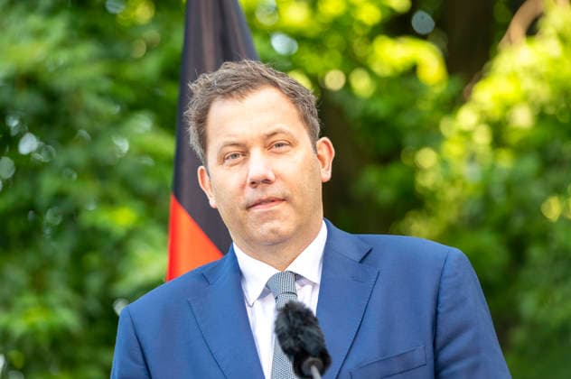 Lars Klingbeil - PK - Koalitionsausschuss EUR, Deutschland, Berlin, 02.07.2026: Bundeskanzler Friedrich Merz (CDU), Bundesfinanzminister Lars Klingbeil (SPD), Bärbel Bas (SPD) Bundesministerin für Arbeit und Soziales und Markus Söder (CSU) Ministerpräsident des Freistaates Bayern. Pressekonferenz zu den Ergebnissen des Koalitionsausschusses. *** Lars Klingbeil, PK Coalition Committee, EUR, Germany, Berlin, July 2, 2026 Federal Chancellor Friedrich Merz (CDU), Federal Minister of Finance Lars Klingbeil (SPD), Bärbel Bas (SPD), Federal Minister of Labor and Social Affairs, and Markus Söder (CSU), Minister-President of the Free State of Bavaria, held a press conference on the results of the coalition committee meeting