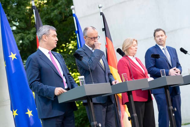 - PK - Koalitionsausschuss EUR, Deutschland, Berlin, 02.07.2026: Bundeskanzler Friedrich Merz (CDU), Bundesfinanzminister Lars Klingbeil (SPD), Bärbel Bas (SPD) Bundesministerin für Arbeit und Soziales und Markus Söder (CSU) Ministerpräsident des Freistaates Bayern. Pressekonferenz zu den Ergebnissen des Koalitionsausschusses. *** Coalition Committee (PK) EUR, Germany, Berlin, July 2, 2026 Federal Chancellor Friedrich Merz (CDU), Federal Minister of Finance Lars Klingbeil (SPD), Bärbel Bas (SPD), Federal Minister of Labor and Social Affairs, and Markus Söder (CSU), Minister-President of the Free State of Bavaria, held a press conference on the results of the coalition committee meeting