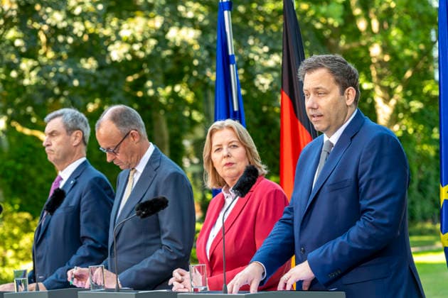 - PK - Koalitionsausschuss EUR, Deutschland, Berlin, 02.07.2026: Bundeskanzler Friedrich Merz (CDU), Bundesfinanzminister Lars Klingbeil (SPD), Bärbel Bas (SPD) Bundesministerin für Arbeit und Soziales und Markus Söder (CSU) Ministerpräsident des Freistaates Bayern. Pressekonferenz zu den Ergebnissen des Koalitionsausschusses. *** Coalition Committee (PK) EUR, Germany, Berlin, July 2, 2026 Federal Chancellor Friedrich Merz (CDU), Federal Minister of Finance Lars Klingbeil (SPD), Bärbel Bas (SPD), Federal Minister of Labor and Social Affairs, and Markus Söder (CSU), Minister-President of the Free State of Bavaria, held a press conference on the results of the coalition committee meeting