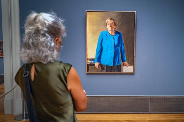 Berlin Mitte, Museumsinsel: Bode-Museum Bodemuseum; offizielles Portrait Gemälde von Bundeskanzlerin aD Angela Merkel vom Künstler JÃ rÃ mie Queyras - 02.07.2026 Berlin Museumsinsel *** Berlin Mitte, Museum Island, Bode Museum, official portrait of former Chancellor Angela Merkel by artist Jérémie Queyras, July 2, 2026, Berlin, Museum Island