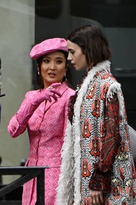 Lily Collins and Ashley Park were spotted on the streets of Paris while filming the sixth season of the Netflix series *Emily in Paris* on July 2, 2026. Gedeon Taieb, Bestimage. Lily Collins and Ashley Park were spotted on the streets of Paris whilst filming the sixth series of the Netflix series *Emily in Paris* on July 2, 2026 Paris, France  Copyright: xGedeonxTaiebx xBestimagexGedeonxTaiebx xBestimagex