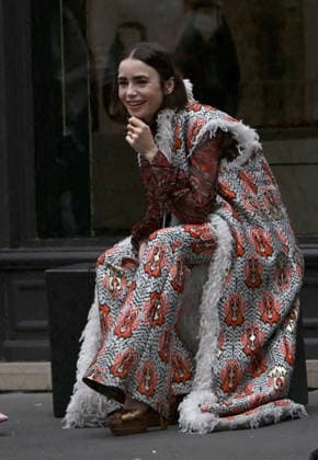 Lily Collins and Ashley Park were spotted on the streets of Paris while filming the sixth season of the Netflix series *Emily in Paris* on July 2, 2026. Gedeon Taieb, Bestimage. Lily Collins and Ashley Park were spotted on the streets of Paris whilst filming the sixth series of the Netflix series *Emily in Paris* on July 2, 2026 Paris, France  Copyright: xGedeonxTaiebx xBestimagexGedeonxTaiebx xBestimagex
