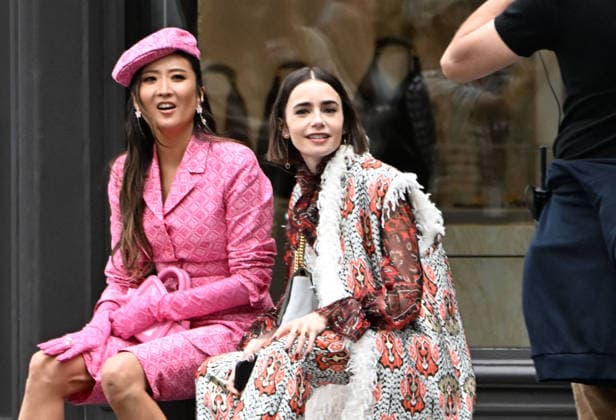 Lily Collins and Ashley Park were spotted on the streets of Paris while filming the sixth season of the Netflix series *Emily in Paris* on July 2, 2026. Gedeon Taieb, Bestimage. Lily Collins and Ashley Park were spotted on the streets of Paris whilst filming the sixth series of the Netflix series *Emily in Paris* on July 2, 2026 Paris, France  Copyright: xGedeonxTaiebx xBestimagexGedeonxTaiebx xBestimagex