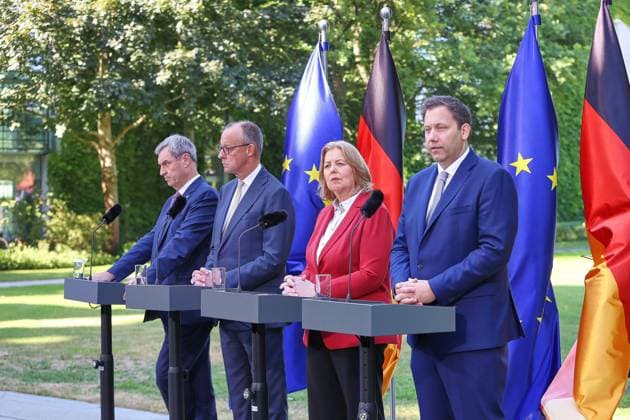 Berlin, Deutschland, 02.07.2026: Bundeskanzleramt: Pressekonferenz nach Koalitionsausschuss: L-R: Bayerns Ministerpräsident Markus Söder (CSU), Bundeskanzler Friedrich Merz (CDU), Bundesministerin für Arbeit und Soziales Bärbel Bas (SPD), Bundesminister der Finanzen Lars Klingbeil (SPD) *** Berlin, Germany, July 2, 2026, Federal Chancellery: Press Conference Following the Coalition Committee Meeting. From left to right: Markus Söder, Minister-President of Bavaria (CSU); Federal Chancellor Friedrich Merz (CDU); Federal Minister of Labor and Social Affairs Bärbel Bas (SPD); Federal Minister of Finance Lars Klingbeil (SPD) Copyright: xdtsxNachrichtenagenturx dts_126098