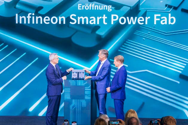 Infineon Eröffnung Infineon Smart Power FAB in Dresden eröffnet. Der Bundesminister für Digitales und Staatsmodernisierung, Dr. Karsten Wildberger, Jochen Hanebeck, Vorstandsvorsitzender Infineon Technologies AG und Michael Kretschmer Ministerpräsident Sachsen, eröffnen symbolisch die Fabrik. Dresden Sachsen Deutschland *** Infineon Opens Infineon Smart Power FAB in Dresden The Federal Minister for Digital Affairs and State Modernization, Dr. Karsten Wildberger, Jochen Hanebeck, CEO of Infineon Technologies AG, and Michael Kretschmer, Minister President of Saxony, symbolically open the factory in Dresden, Saxony, Germany