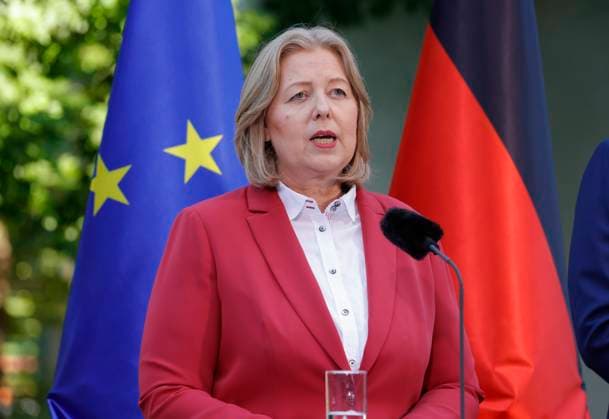 Bundesministerin für Arbeit und Soziales und Parteivorsitzende der SPD, Bärbel Bas MdB, Deutschland, Berlin, Bundeskanzleramt, Presseunterrichtung zu den Beratungen des Koalitionsausschusses *** Federal Minister of Labor and Social Affairs and Chair of the SPD, Bärbel Bas, Member of the Bundestag, Germany, Berlin, Federal Chancellery, Press Briefing on the Coalition Committee’s Deliberations