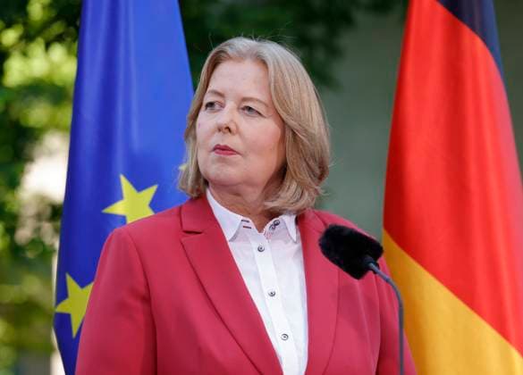 Bundesministerin für Arbeit und Soziales und Parteivorsitzende der SPD, Bärbel Bas MdB, Deutschland, Berlin, Bundeskanzleramt, Presseunterrichtung zu den Beratungen des Koalitionsausschusses *** Federal Minister of Labor and Social Affairs and Chair of the SPD, Bärbel Bas, Member of the Bundestag, Germany, Berlin, Federal Chancellery, press briefing on the deliberations of the coalition committee