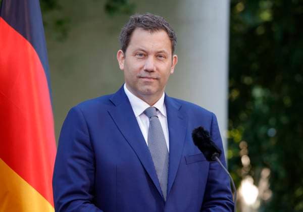 Vizekanzler, Bundesminister für Finanzen und Parteivorsitzende der SPD, Lars Klingbeil MdB, Deutschland, Berlin, Bundeskanzleramt, Presseunterrichtung zu den Beratungen des Koalitionsausschusses *** Vice Chancellor, Federal Minister of Finance, and SPD Party Chair, Lars Klingbeil, Member of the Bundestag, Germany, Berlin, Federal Chancellery, Press Briefing on the Coalition Committee’s Deliberations