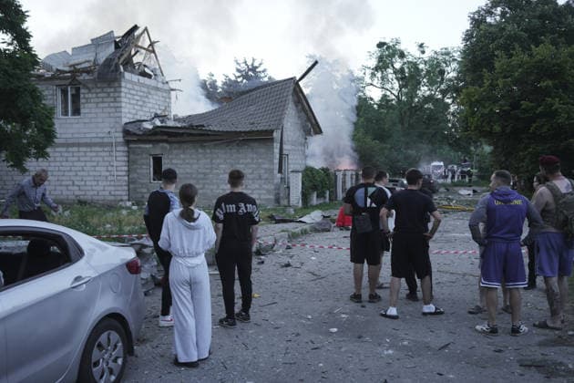 Ukraine says Russian attack kills 13 in capital Kyiv KYIV, UKRAINE - JULY 02: Search and rescue operations are ongoing at the sites damaged by a Russian strike, including a multi-story apartment building and several private homes in Kyiv s Darnytskyi district, Ukraine, on July 02, 2026. The attack killed 13 and injured more than 30. Joshua Olley Anadolu Kyiv Ukraine. Editorial use only. Please get in touch for any other usage.  Copyright: x2026xAnadoluxJoshuaxOlleyx