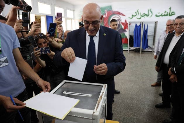 Abdelaali Hassani Cherif At Legislative Elections - Alger Abdelaali Hassani Cherif, leader of the moderate Islamic Movement for Peace (MSP), votes during the 2026 Algerian legislative elections in Alger, Algeria on July 2, 2026, as the 24,727,041-strong electorate, including the diaspora, elects the 407 members of the tenth legislature of the National People s Assembly (APN), whose five-year term will begin. Photo by Billel Bensalem APP ABACAPRESS.COM Algiers Algeria  Copyright: xBensalemxBillel APP ABACAx