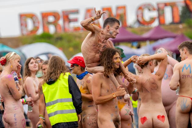 Roskilde Festival 2026: The annual naked run The annual naked run in Dream City at Roskilde Festival, Thursday, July 2, 2026. (Photo: Ida Marie Odgaard Ritzau Scanpix) , Roskilde Denmark *** Roskilde Festival 2026 The annual naked run The annual naked run in Dream City at Roskilde Festival, Thursday, July 2, 2026 Photo by Ida Marie Odgaard, Ritzau Scanpix, Roskilde, Denmark  Copyright: RitzauxScanpix IdaxMariexOdgaardx spdk20260702-152327-L