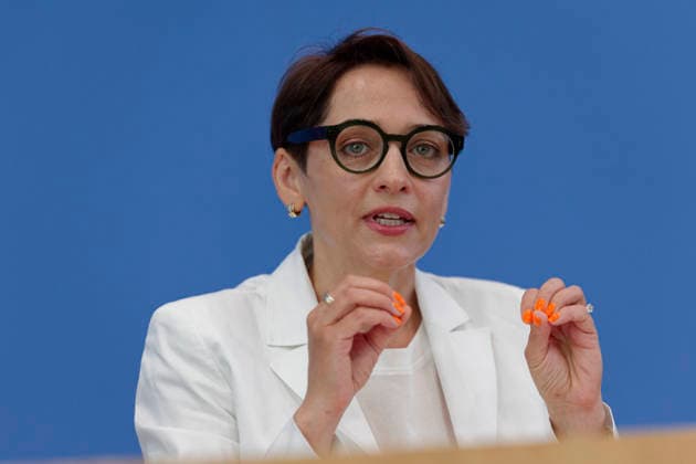 Abwanderungsgründe Eingewanderter 2026-07-02 Deutschland, Berlin Bundespressekonferenz zu den Abwanderungsgründen Eingewanderter in Deutschland. Im Bild Prof. Dr. Yuliya Kosyakova, Leiterin Forschungsbereich Migration, Integration und internationale Arbeitsmarktforschung am IAB. *** Reasons for Emigration Among Immigrants, July 2, 2026, Berlin, Germany: Federal Press Conference on the Reasons for Emigration Among Immigrants in Germany. Pictured: Prof. Dr. Yuliya Kosyakova, Head of the Research Division on Migration, Integration, and International Labor Market Research at the IAB