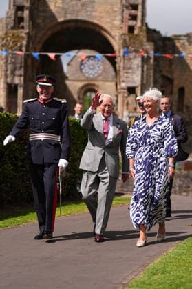 King visits Scotland for Holyrood Week King Charles III waves during visit to Jedburgh in the Scottish Borders, as part of the King s visit to Scotland for Holyrood Week. Picture date: Thursday July 2, 2026., Credit:Aaron Chown PA ROTA - B68 Avalon UK, Edinburgh  Copyright: xAaronxChownx xPAxROTAx-xB68x xAvalonx 1113961389