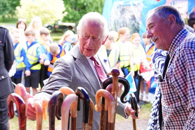 King visits Scotland for Holyrood Week King Charles III viewing walking sticks during visit to Jedburgh in the Scottish Borders, as part of the King s visit to Scotland for Holyrood Week. Picture date: Thursday July 2, 2026., Credit:Aaron Chown PA ROTA - B68 Avalon UK, Edinburgh  Copyright: xAaronxChownx xPAxROTAx-xB68x xAvalonx 1113961494