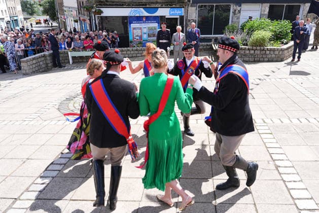 King visits Scotland for Holyrood Week Dancers performing during King Charles III visit to Jedburgh in the Scottish Borders, as part of the King s visit to Scotland for Holyrood Week. Picture date: Thursday July 2, 2026., Credit:Aaron Chown PA ROTA - B68 Avalon UK, Edinburgh  Copyright: xAaronxChownx xPAxROTAx-xB68x xAvalonx 1113962312
