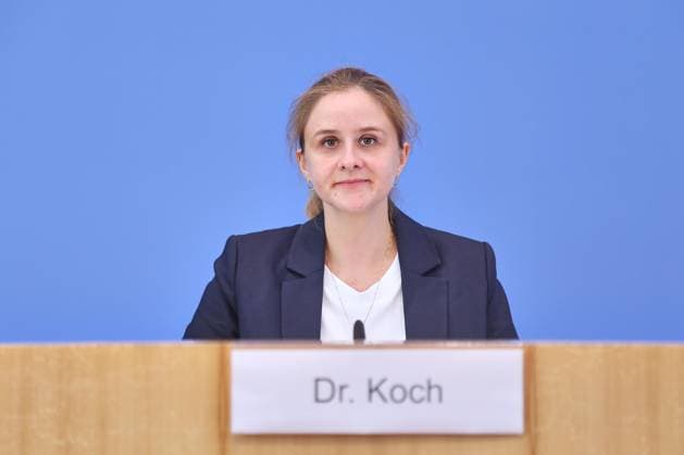 Berlin, Deutschland, 02.07.2026: Bundespressekonferenz: Wer bleibt, wer geht ? und warum Eingewanderte Deutschland wieder verlassen: Theresa Koch, wiss. Mitarbeiterin im Bereich Migration, Integration und internationale Arbeitsmarktforschung am IAB *** Berlin, Germany, July 2, 2026 Federal Press Conference: Who Stays, Who Leaves, and Why Immigrants Are Leaving Germany Again Theresa Koch, Research Associate in the Department of Migration, Integration, and International Labor Market Research at the IAB Copyright: xdtsxNachrichtenagenturx dts_126022