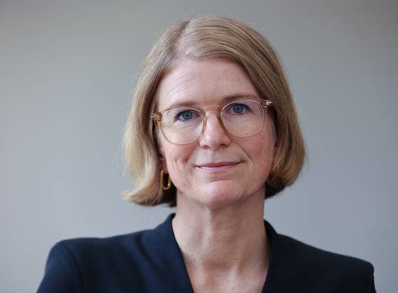 Portrait der neuen Deutschlandfunk-Chefredakteurin Susanne Schwarzbach, aufgenommen im Deutschlandradio-Funkhaus am Hans-Rosenthal-Platz in Berlin (Foto vom 02.07.2026). Der Deutschlandfunk plant eine umfangreiche Programmreform. Die Fachmagazine, die bislang vor allem das Nachmittagsprogramm praegten, sollen aufgegeben werden. (Siehe epd-Meldung vom 02.07.2026) EDITORIAL USE ONLY *** Portrait of Susanne Schwarzbach, the new editor-in-chief of Deutschlandfunk, taken at the Deutschlandradio broadcasting center on Hans Rosenthal Platz in Berlin. Photo from July 2, 2026. Deutschlandfunk is planning a comprehensive program overhaul. The specialty magazines, which until now have primarily shaped the afternoon programming, are to be discontinued. Copyright: epd-bild HansxScherhaufer epd-Deutschlandfunk9-kopieren
