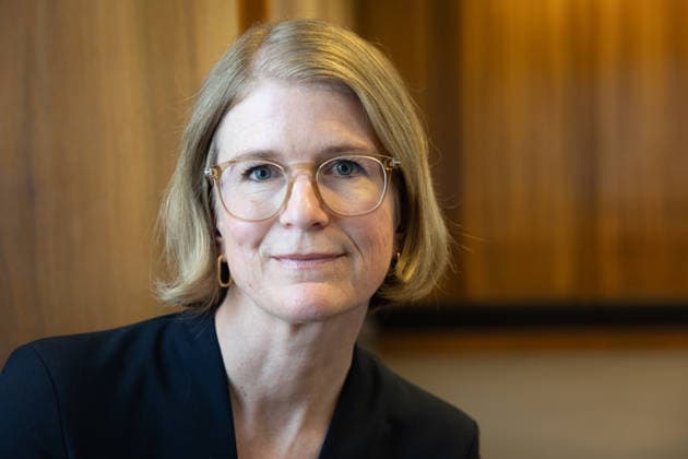 Portrait der neuen Deutschlandfunk-Chefredakteurin Susanne Schwarzbach, aufgenommen im Deutschlandradio-Funkhaus am Hans-Rosenthal-Platz in Berlin (Foto vom 02.07.2026). Schwarzbach verantwortet seit 1. April 2026 programmuebergreifend auch die digitalen Ausspielwege der Deutschlandfunk-Audiowelt. EDITORIAL USE ONLY *** Profile of Susanne Schwarzbach, the new editor-in-chief of Deutschlandfunk, taken at the Deutschlandradio broadcasting center on Hans Rosenthal Platz in Berlin. Photo dated July 2, 2026. Since April 1, 2026, Schwarzbach has also been responsible for the digital distribution channels of Deutschlandfunk’s Audiowelt across all programming. EDITORIAL USE ONLY Copyright: epd-bild HansxScherhaufer unbenannt-22456