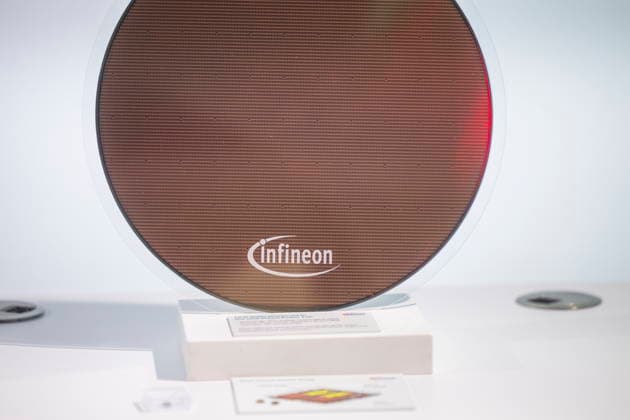 Infineon Eröffnung Infineon Smart Power FAB in Dresden eröffnet Produktexponate. Dresden Sachsen Deutschland *** Infineon Opens Infineon Smart Power FAB in Dresden; Product Displays; Dresden, Saxony, Germany