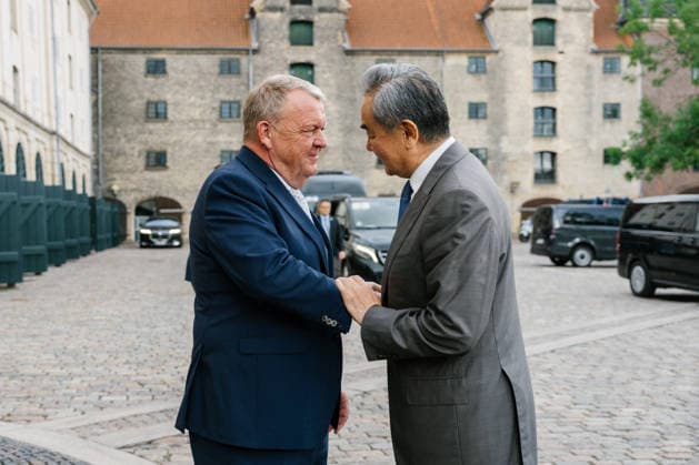 Foreign Minister Lars Loekke Rasmussen meets with the Chinese Foreign Minister Foreign Minister Lars Loekke Rasmussen (M) meets with China s Foreign Minister Wang Yi at the Ministry of Foreign Affairs in Copenhagen, Thursday, July 2, 2026. The Chinese Foreign Minister visits Denmark on July 2 and 3, 2026. China s Foreign Minister, Wang Yi, visits Denmark, Sweden, Finland, and Norway from July 2 to 8. (Photo: Emil Nicolai Helms Scanpix 2026) , Copenhagen Denmark *** Foreign Minister Lars Loekke Rasmussen Meets with the Chinese Foreign Minister Foreign Minister Lars Loekke Rasmussen M meets with China’s Foreign Minister Wang Yi at the Ministry of Foreign Affairs in Copenhagen on Thursday, July 2, 2026. The Chinese Foreign Minister is visiti  Copyright: EmilxNicolaixHelmsx spdk20260702-191829-4