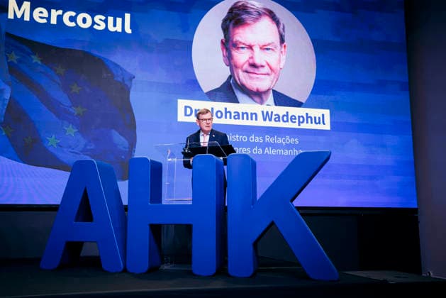 Johann Wadephul (CDU), Bundesaussenminister, aufgenommen im Rahmen der Veranstaltung Chancen des EU-Mercosur-Abkommens im Club TransatlÃ¢ntico in Sao Paulo, 02.07.2026. Fotografiert im Auftrag des Auswaertigen Amtes (AA) Sao Paulo Brasilien *** Johann Wadephul (CDU), Federal Minister of Foreign Affairs, photographed during the event Opportunities of the EU-Mercosur Agreement at the Club Transatlântico in São Paulo on July 2, 2026. Photographed on behalf of the Federal Foreign Office (AA) in São Paulo, Brazil. Copyright: xFelixxZahnx