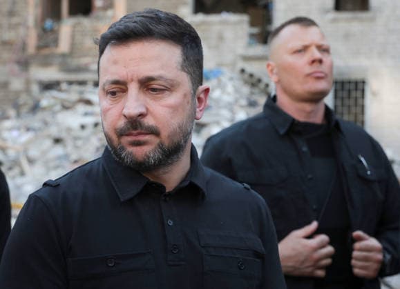 President of Ukraine Volodymyr Zelenskyy speaks to the press as he visits an apartment block in the Darnytskyi district severely damaged by a massive Russian missile attack during an ongoing search-and-rescue operation, Kyiv, Ukraine, July 2, 2026. President Zelenskyy stated that Ukraine does not currently have a sufficient number of PAC-3 missiles for its Patriot air defence systems to repel large-scale Russian attacks involving more than 70 ballistic missiles. As reported, the death toll from Russia’s latest combined missile and drone assault on Kyiv has risen to 22, with emergency response operations ongoing at seven locations across the capital. Search-and-rescue efforts remain underway at two sites in the Darnytskyi district, including  Copyright: xHennadiixMinchenkox