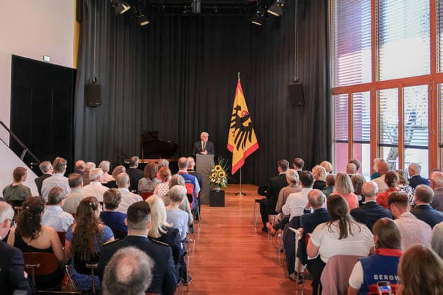 Ansprache des Bundespräsidenten , Deutschland, Bundespräsident Frank-Walter Steinmeier, Format Ortszeit Deutschland, Ordensverleihung des Bundespräsidenten, 02.07.2026, Lörrach Werkraum Schöpflin Deutschland *** Speech by the Federal President, Germany, Federal President Frank Walter Steinmeier, Local Time in Germany, Award Ceremony by the Federal President, July 2, 2026, Lörrach Werkraum Schöpflin, Germany Copyright: xGrantxHubbsx