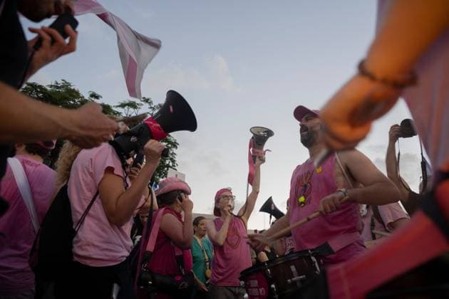 Day 1000 Since October 7th TEL AVIV, ISRAEL JULY 2, 2026: People gather at a rally in Tel Aviv, Israel, on July 2, 2026, marking 1,000 days since the October 7, 2023 attack. Former hostage Rom Braslavski, relatives of victims, survivors and released hostages attended the event, calling for the establishment of a state commission of inquiry into the circumstances surrounding the attack. Tel Aviv Israel Copyright: x xShaniexRothx xJNAxPressx