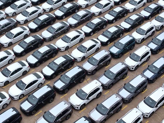 Vehicles Export LIANYUNGANG, CHINA - JULY 3, 2026 - Chinese-made automobiles are preparing to be loaded onto ships for export to foreign countries at the dock of Dongfang Port Company of Lianyungang Port in Jiangsu Province, Lianyungang City, Jiangsu Province on July 3, 2026. Lianyungang Jiangsu China  Copyright: xCFOTOx i1783078914634