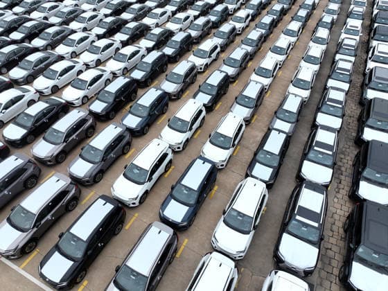 Vehicles Export LIANYUNGANG, CHINA - JULY 3, 2026 - Chinese-made automobiles are preparing to be loaded onto ships for export to foreign countries at the dock of Dongfang Port Company of Lianyungang Port in Jiangsu Province, Lianyungang City, Jiangsu Province on July 3, 2026. Lianyungang Jiangsu China  Copyright: xCFOTOx i1783078916339