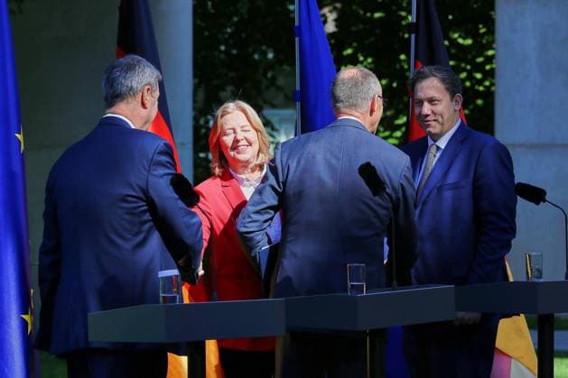 Berlin, Deutschland, 02.07.2026: Bundeskanzleramt: Pressekonferenz nach Koalitionsausschuss: L-R: Bayerns Ministerpräsident Markus Söder (CSU), Bundesministerin für Arbeit und Soziales Bärbel Bas (SPD), Bundeskanzler Friedrich Merz (CDU), Bundesminister der Finanzen Lars Klingbeil (SPD) *** Berlin, Germany, July 2, 2026, Federal Chancellery: Press Conference Following the Coalition Committee Meeting. From left to right: Markus Söder, Minister-President of Bavaria (CSU); Bärbel Bas, Federal Minister of Labor and Social Affairs (SPD); Friedrich Merz, Federal Chancellor (CDU); Lars Klingbeil, Federal Minister of Finance (SPD) Copyright: xdtsxNachrichtenagenturx dts_126055