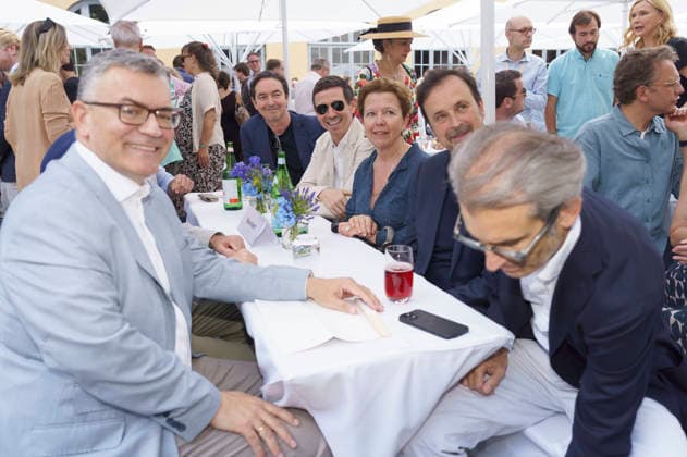 Florian Herrmann, Martin Bachmann, Oliver Berben, Björn Wilhelm mit Gästen beim Empfang des FilmFernsehFonds Bayern auf dem 43. Filmfest München 2026 auf der Praterinsel. München, 02.07.2026 *** Florian Herrmann, Martin Bachmann, Oliver Berben, and Björn Wilhelm with guests at the FilmFernsehFonds Bayern reception during the 43rd Munich Film Festival 2026 on Prater Island in Munich, July 2, 2026 Foto:xN.xKolinzx xFuturexImagex fff_6793