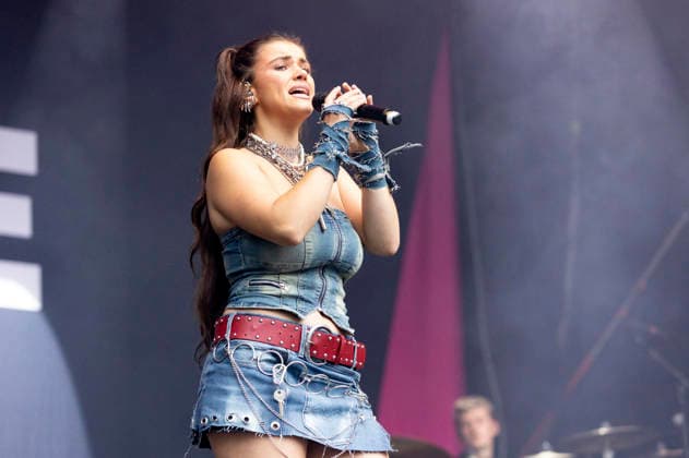 Tiffany Aris live beim Bochum Total Festival auf der WDR 1LIVE-Bühne. Bochum, 02.07.2026 *** Tiffany Aris live at the Bochum Total Festival on the WDR 1LIVE stage in Bochum, July 2, 2026 Foto:xxF.xZeisingx xFuturexImagex aris_6705