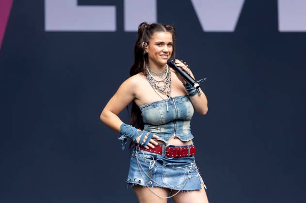 Tiffany Aris live beim Bochum Total Festival auf der WDR 1LIVE-Bühne. Bochum, 02.07.2026 *** Tiffany Aris live at the Bochum Total Festival on the WDR 1LIVE stage in Bochum, July 2, 2026 Foto:xxF.xZeisingx xFuturexImagex aris_6708