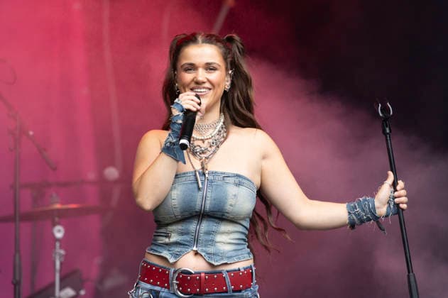 Tiffany Aris live beim Bochum Total Festival auf der WDR 1LIVE-Bühne. Bochum, 02.07.2026 *** Tiffany Aris live at the Bochum Total Festival on the WDR 1LIVE stage in Bochum, July 2, 2026 Foto:xxF.xZeisingx xFuturexImagex aris_6710